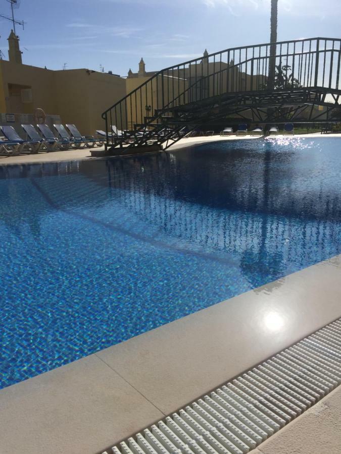 לאגוּ‏ש Condominio Do Mar מראה חיצוני תמונה