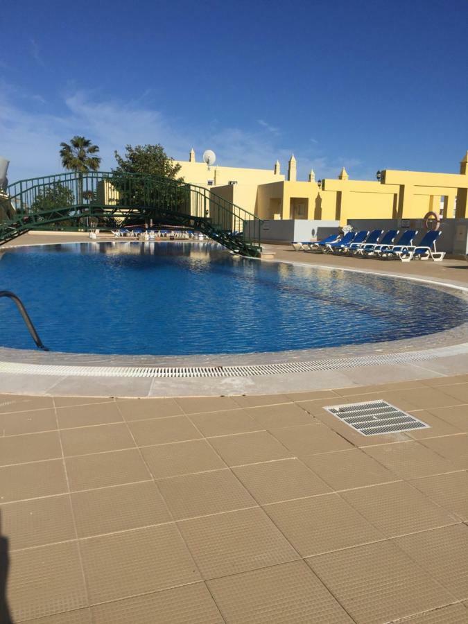 לאגוּ‏ש Condominio Do Mar מראה חיצוני תמונה
