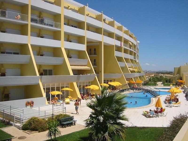 לאגוּ‏ש Condominio Do Mar מראה חיצוני תמונה